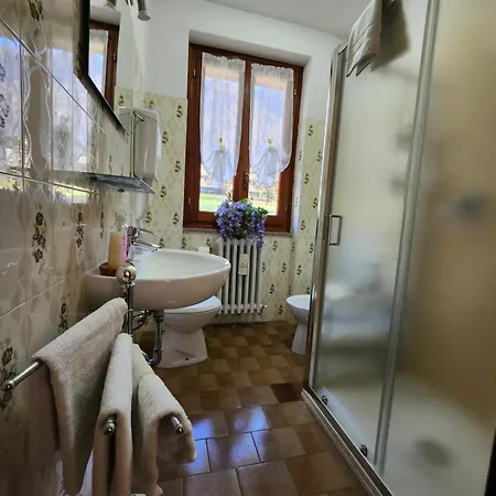 L'ulivo 5 Chilometri Da Varenna Vista In Via Privata Apartmán